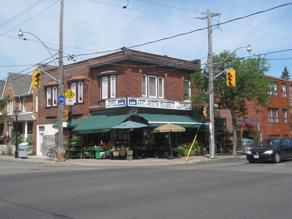 Dovercourt Village Mews Toronto Exterior photo
